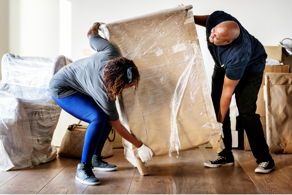 Umzug_ Schweres Heben verursacht schlechte Rückenmuskelbelastung,